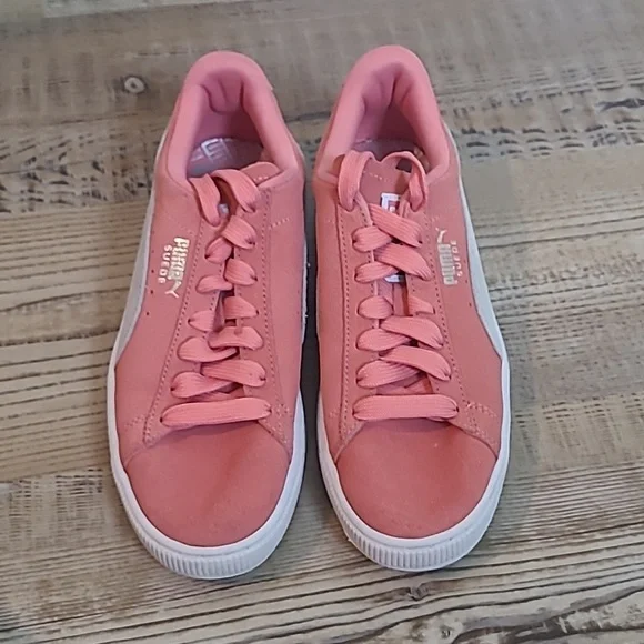 VINTAGE Puma Pink & Gray Suede Sneakers - Picture 2 of 6